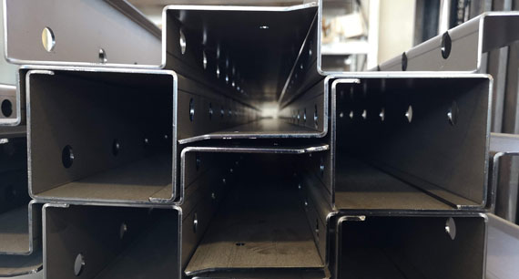 Piegatura lamiera ferro e acciaio inox a cnc